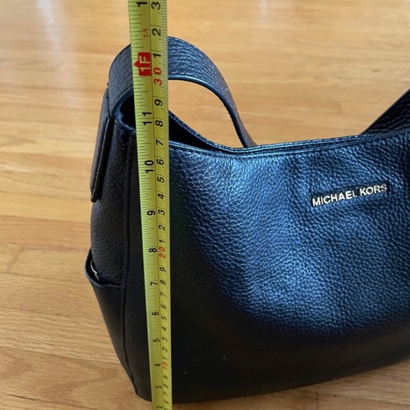 Michael Kors Black Shoulder Handbag - Picture 5 of 9